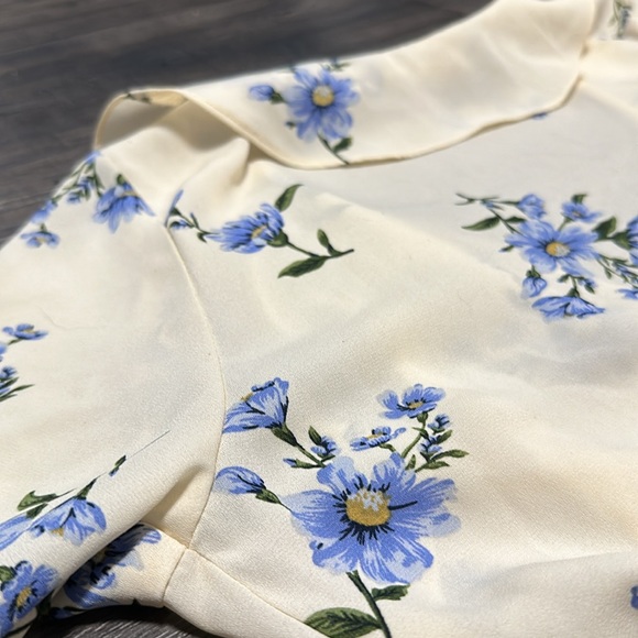 Lydelle - Floral Peplum Style Blouse with Ruffles - Picture 9 of 9